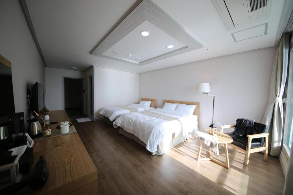 Hotel Aroha Jeju Seogwipo Exterior photo