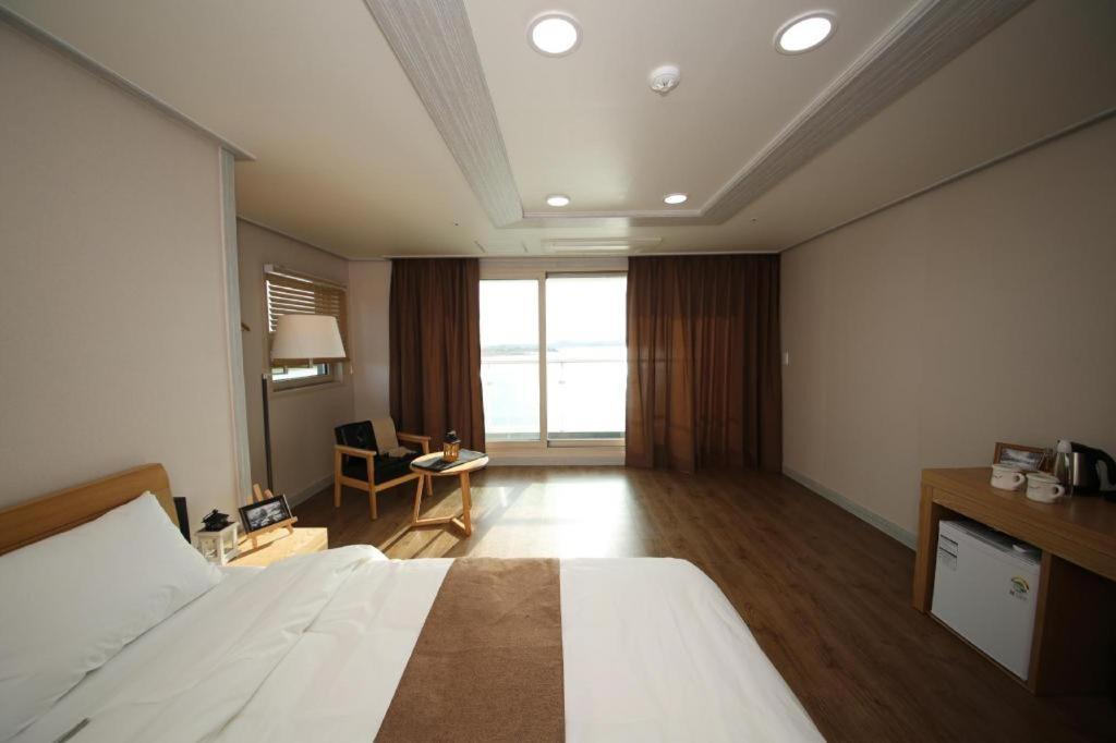 Hotel Aroha Jeju Seogwipo Exterior photo