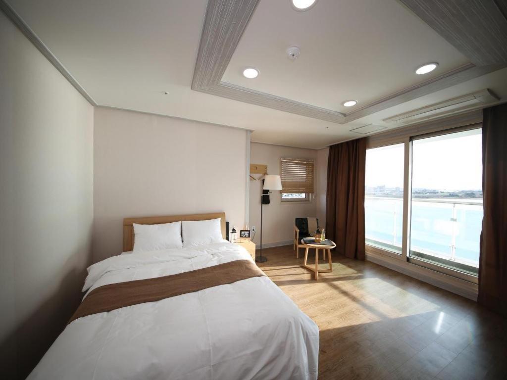 Hotel Aroha Jeju Seogwipo Exterior photo