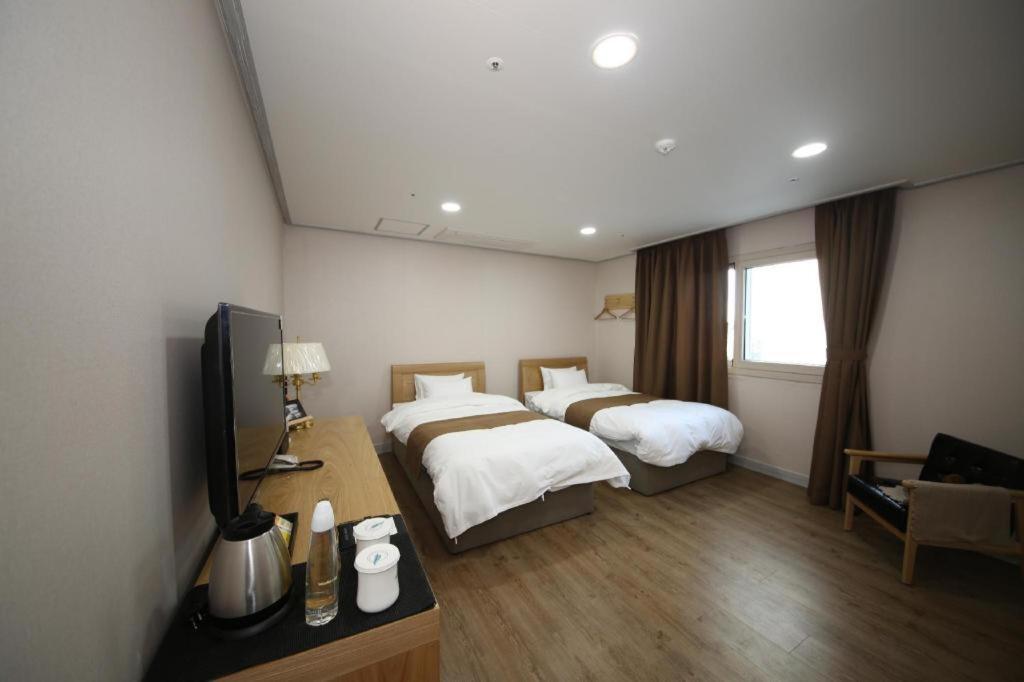 Hotel Aroha Jeju Seogwipo Exterior photo