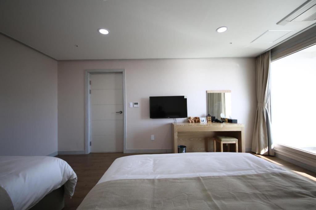 Hotel Aroha Jeju Seogwipo Exterior photo
